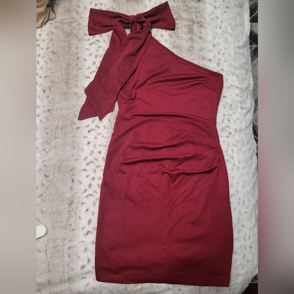 NWOT Knotted Sexy, Sleevless V Neck Dress. Burgundy Size Small. - Picture 14 of 15